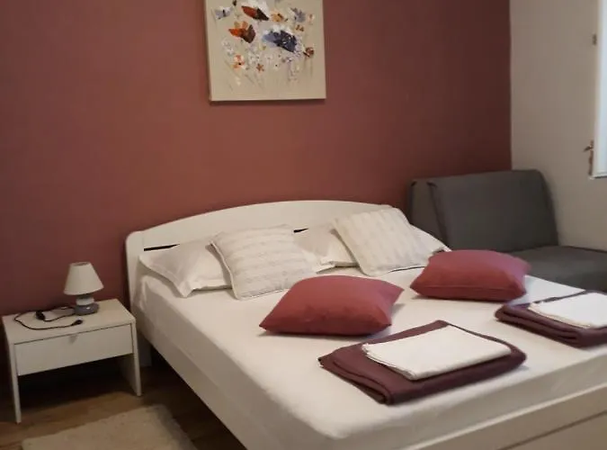 Mira Apartman *