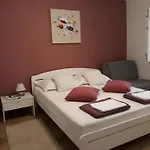 Mira Apartment *