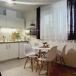 Mira Apartment